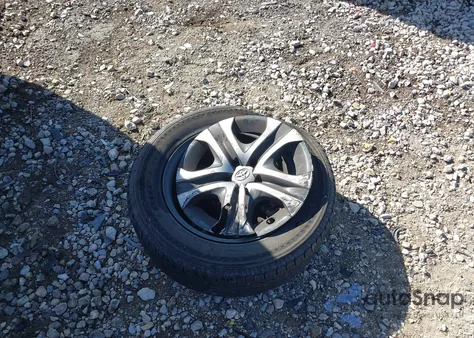 2017 Toyota Rav4 Le z USA, uszkodzony, nr VIN JTMBFREV1HJ126325